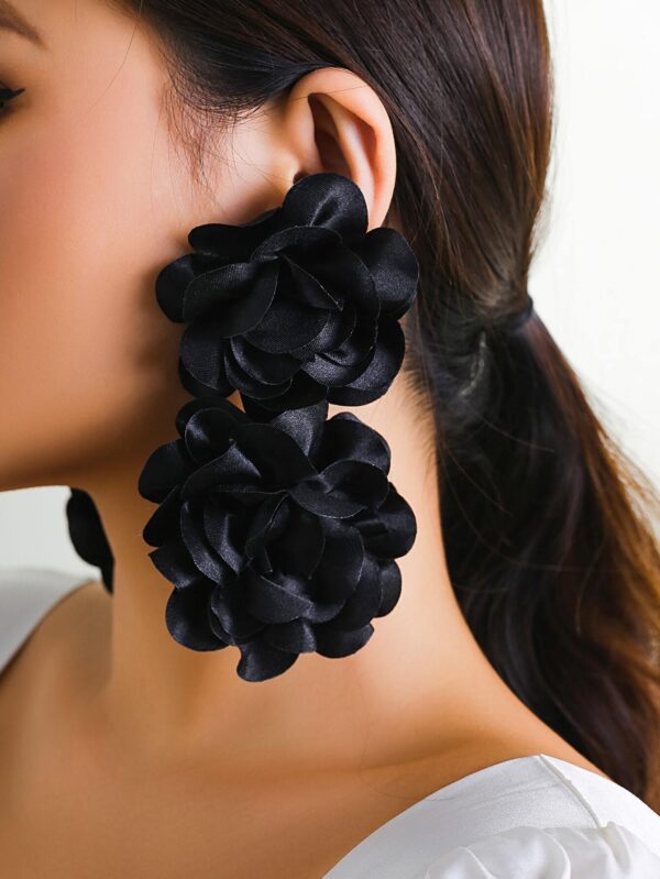 SHEIN 1Pair Elegant Fashion Fabric Flower Earrings